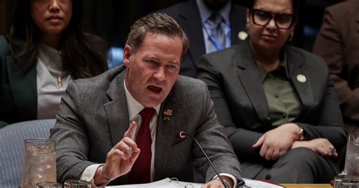 مایک والتز: سیاست‌های سرکوبگرانۀ طالبان منجر به فاجعه انسانی و بحران اقتصادی شده است