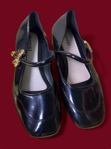 Elegant Korean-style chunky-heel sandals. Comfy, lightweight, and perfect for office, events, or everyday chic fits. #koreanstyleph #ootdfinds #fashionessentials #tiktokmademebuyit #chunkyheels