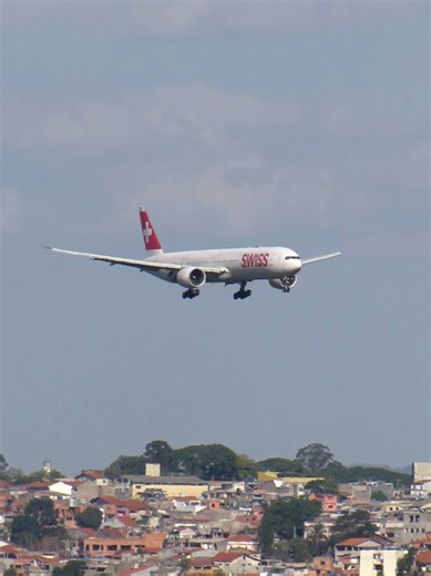 Landing of Swiss Airlines Boeing 777-300ER