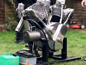 5 Liter V-Twin Eigenbau 'Flying Millyard' Mächtig :-)