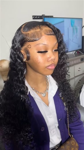 Versatile Nola Stylist on Instagram: "Birthday hair😍😍😍 Style: Frontal Wig Install + Dramatic Edges To book text 504-500-5176 or DM to book💋 #nolastylist #byparisranise #frontalwiginstall #nolastylist✂️ #1on1wigclass #wiginfluencer #girlygirl #closurewiginstall #deepwavehair #dramaticedges"