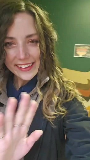 Today we’re in the Bird Room at the MEEC, where the picture window usually gives us a front-row seat to visiting songbirds… but this time we had a few unexpected guests: Eastern Gray Squirrels! Marie breaks down some fun winter facts about these busy backyard mammals, how they prepare for the cold, where they spend the season, and whether they actually hibernate (spoiler: they don’t!). Winter is a great time to explore nature, whether you're bundled up on the trail or warm and cozy indoors. If y