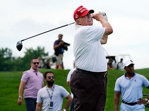 Donald Trump's nightmare golf shank caught on camera, and it's embarrassing