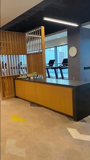 Chicago, you need to see the Marriott Marquis up close 👀✨ This hotel is STUNNING — from the