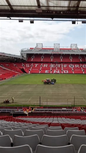 Old Trafford Pitch Surface Removal Timelapse #OldTrafford #ManchesterUnited #PitchRenovation