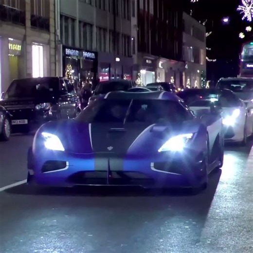 Koenigsegg One:1: A Rare Hypercar Showcase