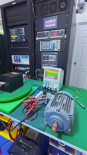 • วิเคราะห์วงจรอินเวอร์เตอร์ / คอนเวอร์เตอร์เชิงลึก (Topology, Control Loop, Protection) • ทดสอบประสิทธิภาพเชิงวิศวกรรม: Efficiency, THD, Harmonic, Ripple, Noise • ตรวจสอบการทำงานของระบบ MPPT, Grid-tie, On-grid / Off-grid / Hybrid • จำลองโหลดและสภาวะการทำงานจริง (Dynamic Load, Transient Response) • วัดและวิเคราะห์สัญญาณด้วยเครื่องมือมาตรฐานวิจัย (Oscilloscope, Power Analyzer, Data Logger) • วิเคราะห์สาเหตุความเสียหายเชิงราก (Root Cause Analysis) พร้อมรายงานผลเชิงเทคนิค • ปรับปรุง แก้ไข และยืนยัน