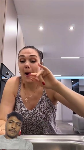 “Ek Anjaan Insaan Se Unexpected Connection 😳”#viralvideo #funny #shortfeed #ytshorts #green