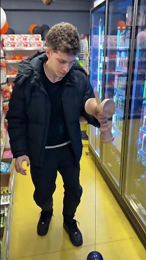 WHO IS THE BEST WITH THE BIGGEST KENDAMA!