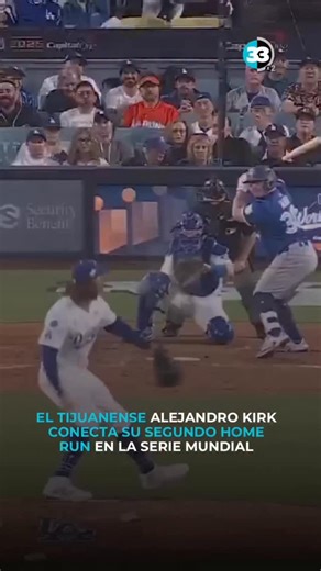 Alejandro Kirk impulsa la victoria con su segundo home run en la Serie Mundial El tijuanense conectó su segundo home run en la Serie Mundial durante el Juego 3, un batazo que cambió el rumbo del partido y le dio la ventaja definitiva a los Toronto Blue Jays. ¿Crees que Kirk será el MVP de la Serie Mundial? Te leemos 👇 #AlejandroKirk #SerieMundial #WorldSeries #Dodger #Bluejays | Canal 33 Tijuana - El Canal de las Noticias