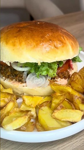 🍔 Der ultimative Homemade Burger mit Brioche Buns & knusprigen Pommes #afiyettime