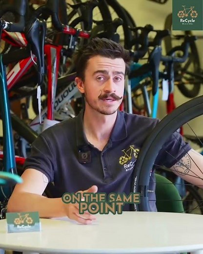 Bike Wheels: Disc vs. Rim Brakes & Axle Compatibility #shorts