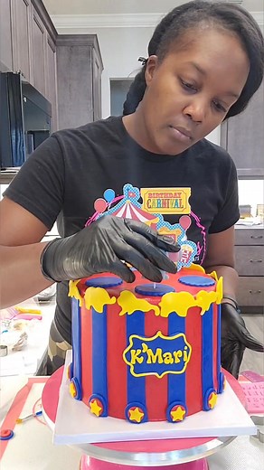Hey, y'all!!! 👋🏾 Watch me as I decorate this circus themed birthday cake!!! 🎪🐘🎪🐒🎪🦁🎪 I'm upset with myself because I really wanted to make each of the circus animals by hand but time and my workload wouldn't allow me 😞 but these plastic toy toppers are just as cute and the birthday boy could play with them once the party was over!!! Hope yall enjoy!!! Peace!!! ✌🏾 #ingeniouscreations #customcakes #customtreats #tampabaker #tampatreats #tampacakes #floridabaker #floridatreatmaker #fyp #e