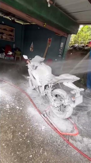 #shorts #shortsfeed #viralvideo #longtimeshorts #reels #newpost #washing #yamaha #r15v4