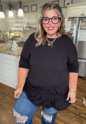 This ruffle top has lots of length and just makes cute outfits so easy!!! #tiktokshopspringglowup #tiktokshopcreatorpicks