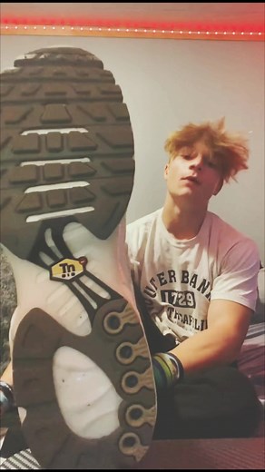 Worship My Alpha Scent and Sweaty Feet