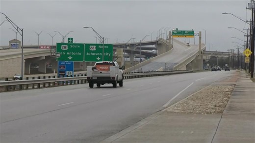 Loop 1604 and Highway 281 connector ramp closes due to ice for a second morning in a row