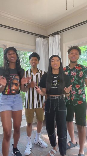 “Levitating” @dualipaofficial ft. @dababy 🛸🎆 #dualipa #levitatingchallenge #fördig #music #pop #singing #dababy