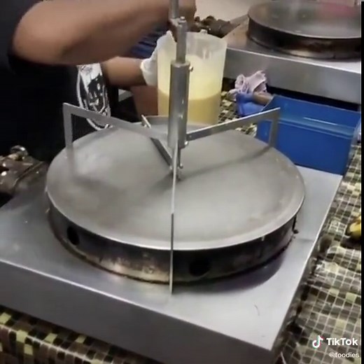 How Crepes Are Made: Step-by-Step Cooking Guide