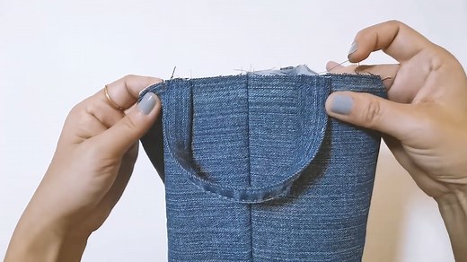 How to make recycled denim | sewing | easy | tutorial� #fblifestyle #online #handmade #bag #DIY #tutorial | SisterQuilt
