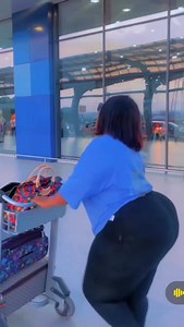 Happy Sunday | Queen Curves