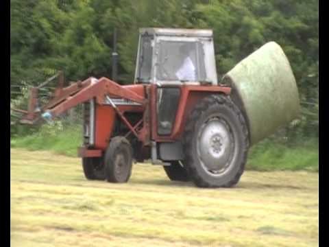 MF 565 Shifting Bales - Newtown Style!