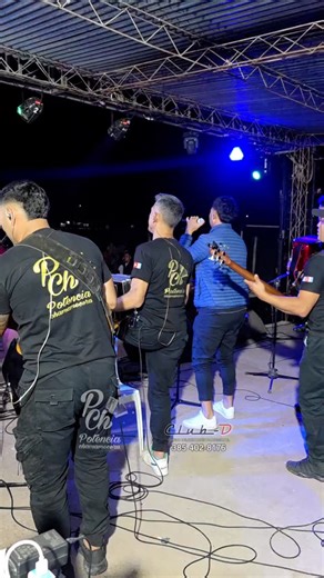 Potencia Chamamecera on Instagram: "[Estaba aqui pensando- Hasta el fin del mundo] Show en el Festival del Chamamé, taco bajada-Departamento Pellegrini. @dj_luciano_pavon 📹 @sonidoclubdnvaesperanza #PotenciaChamamecera #EnVivo #Chamamé"