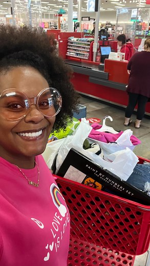 Baby y’all thought Tab wasn’t going down to the @target when they opened??? Honey I had to get me some stuff too😂 Now I may have gotten a little distracted by the #Blackhistory section and the clothes but that’s my business 😂. What y’all get??? See y’all around town today Los Angeles!!! #targettabcollab #tabithabrown #target #vegan #foodie #verygood #plantbased | Tabitha Brown