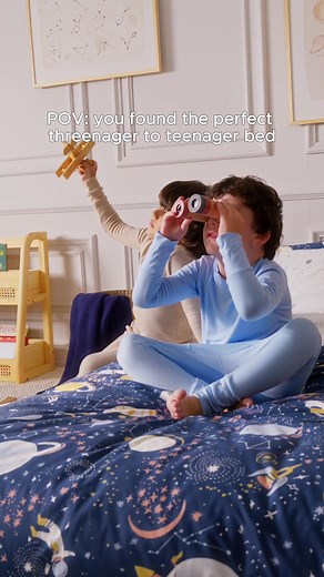 Meet our Cloud Kids Bed—the convertible bed that grows with them from preschool to high school (and beyond!) ✨ Montessori-style floor bed for easy in-and-out ✨ Transforms to a classic twin-sized bed ✨ Handmade with a walnut finish | Nestig