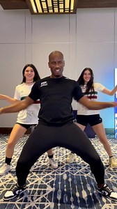 3.8M views · 10K reactions | Celebraciones de Didier Drogba ⚽️#fútbol #Celebration #imitandocelebraciones #imiting #football #leyend #didierdrogba #chelsea #frio #cancha #gol #goal #cfc #edit #twins #gemelas #jugador #futbolista #futbol #dance #partido #game #god #song #calidad | Ara y Fer H | Facebook