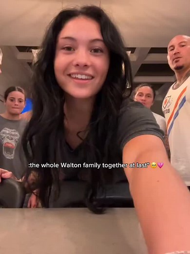 Walton Family Reunion: A Joyful Gathering with Jayla and Jessica