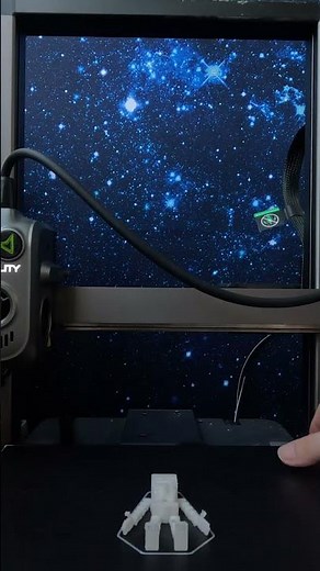 3D Printing a Minecraft-Style Skeleton Keychain 💀 (Halloween)