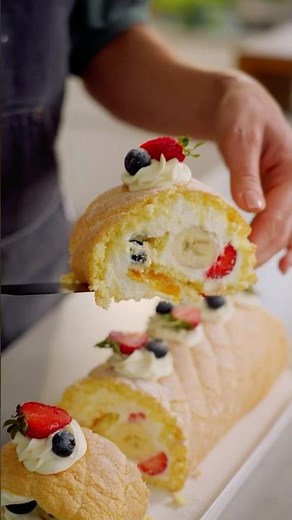 Biskuit Sommerrolle - Erfrischend, Saftig und Fruchtig 🍓🍌🍊🫐