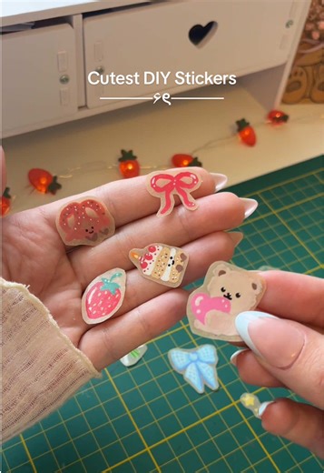 Cute DIY idea Handmade Stickers DIY | easy handmade Stickers tutorial ˚ ✧ ─────── ✧ ˚ [ diy / diy gift / handmade stickers / stickers / easy crafts / scrapbooking / handmade gift / gift idea / paper craft ] #diyideas #stickers #easycraft #papercraft #diystickers