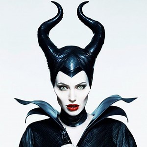 LOOK: Maleficent makeup tutorial