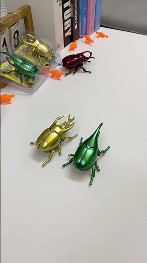 7-Pack Wind-Up Beetle Toys - Crawling Insect Models
