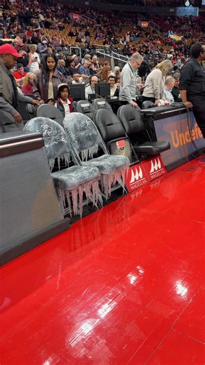 Drake teasing ‘ICEMAN’ with these frozen seats at the Raptors game 🥶