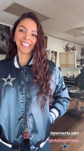 ＴＥＲＲＹ ♡ | PMU Artist San Antonio • Beauty Visionary ✨ on Instagram: "My naval/belly button piercing journey + healing tips that actually help. Ready for yours? Hit up the studio! 📲210-999-5478 OR DM Walk-ins are Welcome or you could also schedule! My piercer here at 𝓟𝓾𝓻𝓸 𝓐𝓻𝓽𝓮 @puroarte.satx is Thad @thaddeusaurus_ink he can also do your piercing. #puroartesatx #sanantoniopiercing #smallbusinesssanantonio"