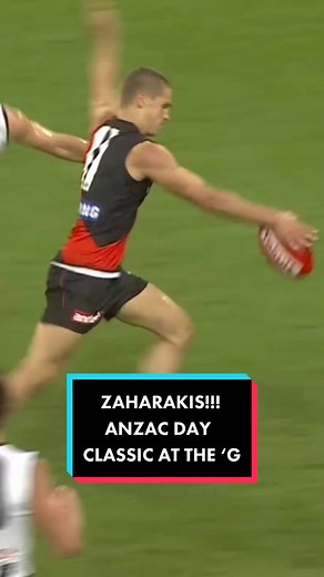 “Zaharakis… ZAHARAKIS!!” 😱🤯 Throwback to 2009 when the Bombers snatched an all-time classic win on Anzac Day at the ‘G 🏟 #anzacday #zaharakis #afl #aflhighlights #essendon