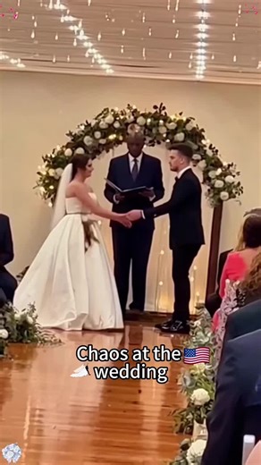 Bride’s dress failed from the front and the whole wedding went into panic mode #microdrama #weddingtok #chaos #caughtoncamera #viralvideo