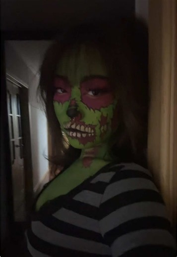 Expired Zombie Makeup Idea for Halloween | Creative Look