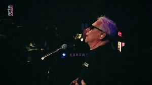 Eric Burdon miembro fundador y vocalista de The Animals, banda originalmente formada en Newcastle en los primeros años sesenta. Burdon cantó muchos clásicos de los Animals como "The House of the Rising Sun" | Videos Musicales Solo En Hd