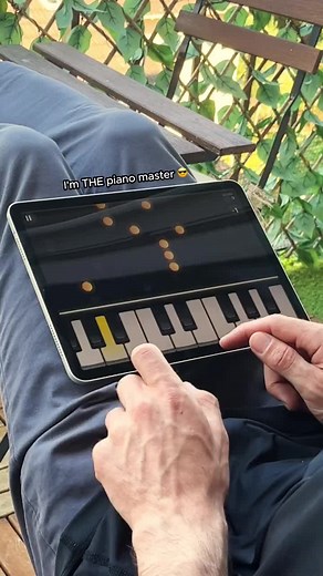 Playing the piano has never been this easy ✅😍 🎼 👉 Download now & Play for FREE!