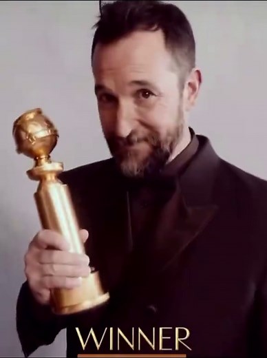 Noah Wyle ha ganado el premio SAG, Emmy, el Globo de Oro y Critics Choice al mejor actor en serie dramática por su actuación en ‘THE PITT’. Completa el cuarteto de premios de la televisión estadounidense, llevándose el máximo honor en las cuatro ceremonias principales. 👏🏻👏🏻👏🏻 . . . #award #sag #drcarter #fyp #noahwyle