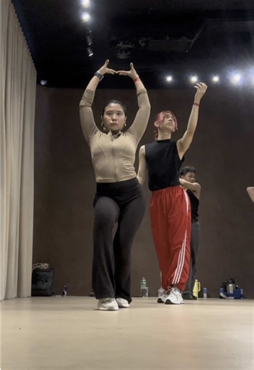 Practicing Basic Twirls in Waacking Dance