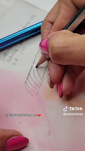 Consejos Prácticos para el Microblading de Cejas