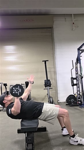Single arm DB chest press (CORE stabilization focus) #coreexercises #corestability