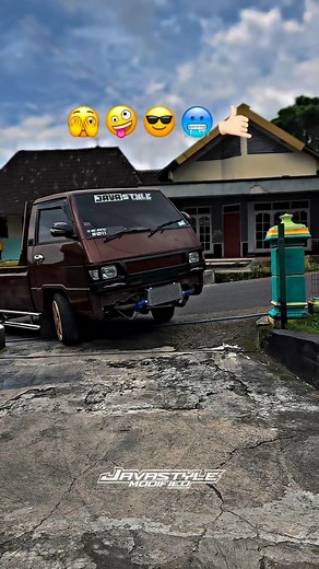Aw aw aw muleh dolan malah gendong plex ..... #javastylemodified #pickupmbois #pickupmodifikasi #l300pickupmodifikasi #pickupindonesia #drivermuda #l300pickup #L300 #pickup #turbodiesel #turboengine #TurboPower #euro2turbo #intercooler #trendingreels #xybzca #lifestyle | Tri Budi Javastyle