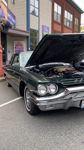 1965 Ford Thunderbird #FordThunderbird #classiccars #ретроавто #americanmuscle #musclecar #60s #oldcars #тачки #americancars #маслкар #312drive | 312Drive