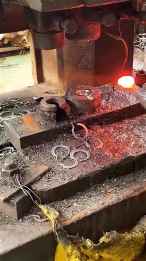 Forged iron groove- Good tools and machinery make work easy | Random Gadgets